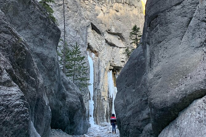 Canmore: Canyons & Cave Paintings Hiking Tour - 2.5hrs - What to Bring and Wear