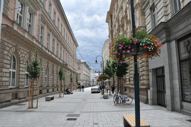 CITY QUEST LINZ: Uncover the Secrets of This CITY! - The Sum Up