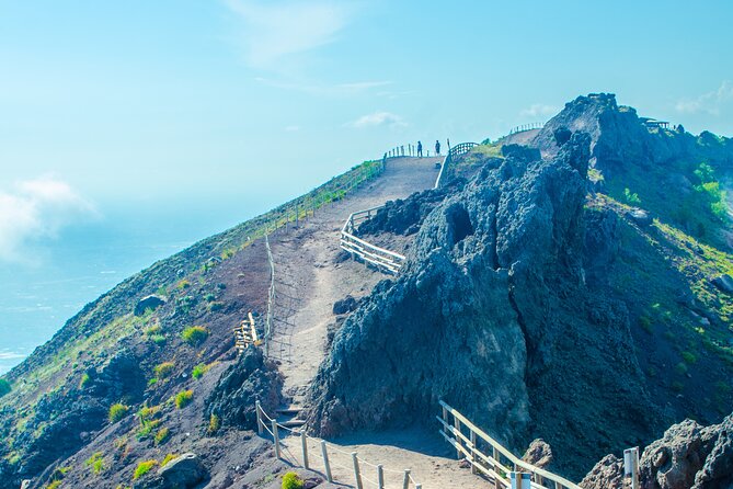 Combined Tour of Vesuvius and Pompeii Ruins With Audio Guide - Getting Assistance