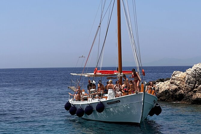 Daily Boat Trip Antiparos & Despotico - Sum Up