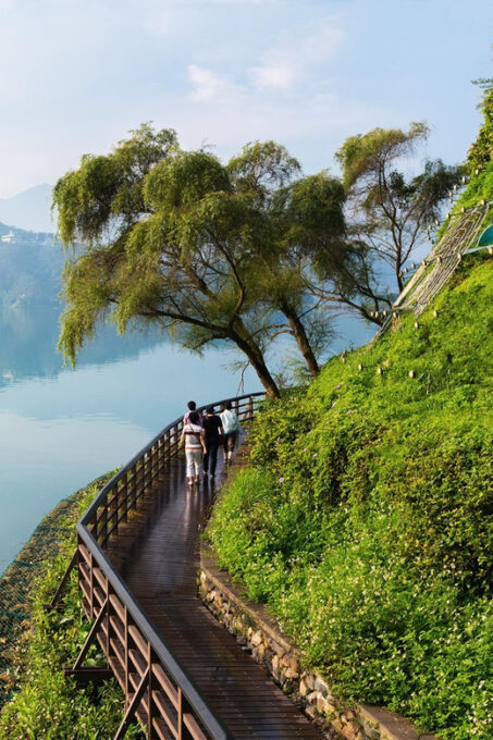 🛥️ Private 1 Day Sun Moon Lake Escape Tour From Taipei - Guided Explorations