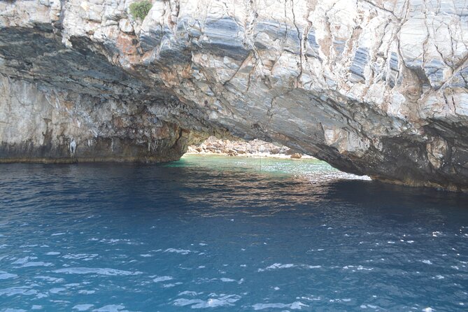 Full Day Catamaran Cruise in Paros - Unique Features and Experiences