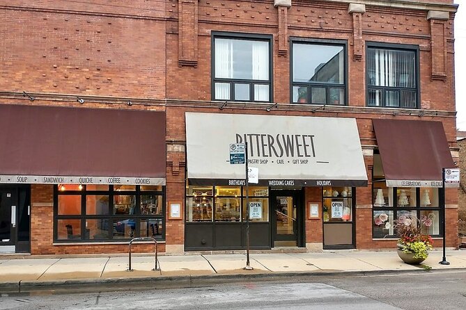 Fun Chicago Bike Tour With Pizza, Hot Dogs, Cupcakes and Beer - Booking Your Adventure