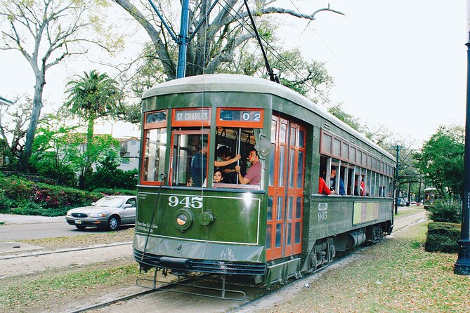 Garden District and Lafayette Cemetery Guided Walking Tour - Accessibility and Requirements