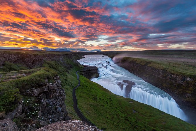 Golden Circle Tour and Evening Northern Lights Cruise From Reykjavik - The Sum Up