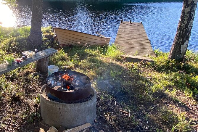 Hike With Wild Forage Surviving Tips and Local Lunch at the Lake - Hike Difficulty and Fitness Level