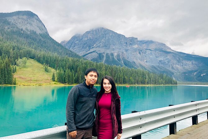 Icefields Pkwy: Lake Louise | Bow Lake | Peyto Lake | Glacier - PRIVATE DAY TOUR - Knowledgeable and Friendly Guides