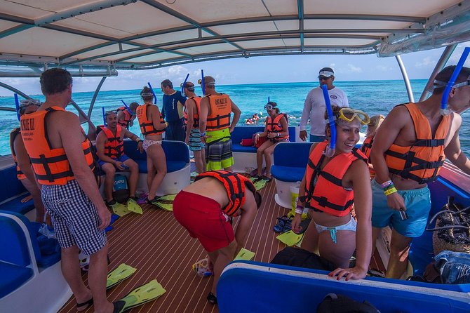 Isla Contoy and Isla Mujeres Tour With Snorkeling From Cancun - Isla Mujeres Shopping Experience