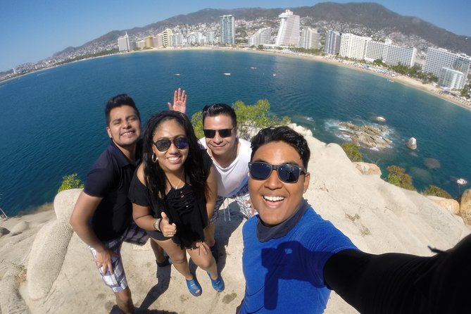 Kayaks Tour to El Morro Islet - Exploring El Morro Islet
