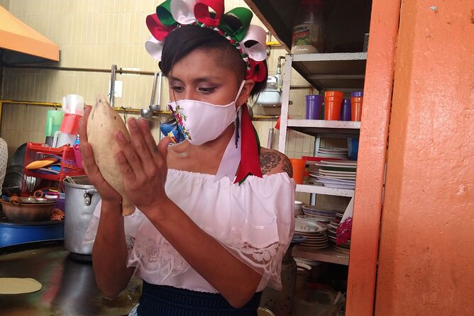 Mexico City: Markets, Street Food & Salsa Making Lesson Tour - Savor Traditional Street Foods