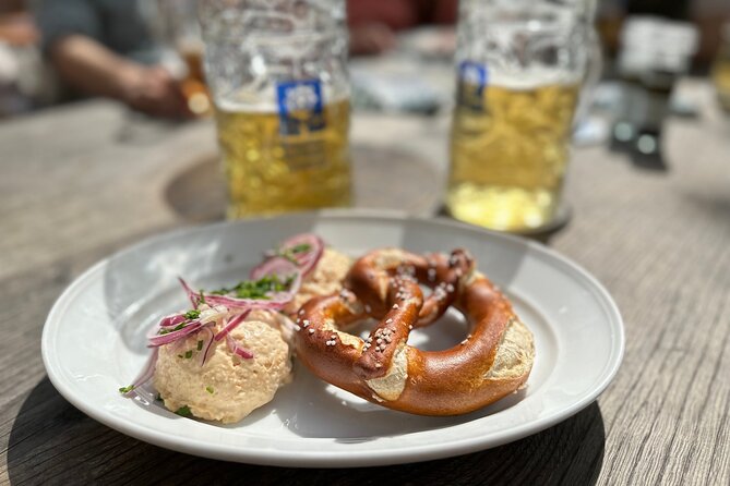 Oktoberfest Munich Tour Incl. Table Reservation, Food & Drinks - Participating in the Tour