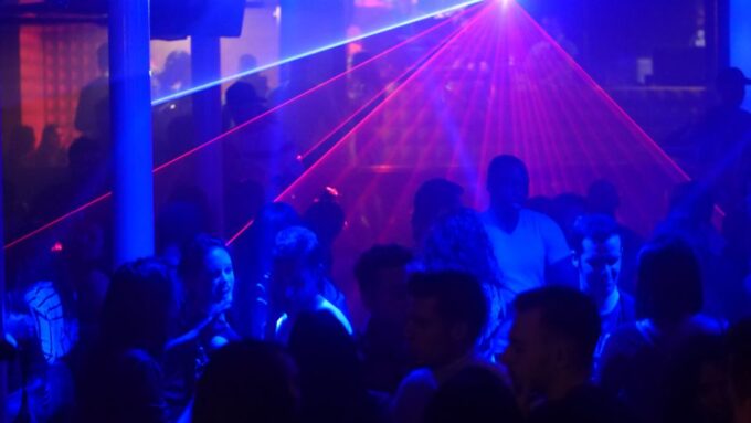 Paris: Latin Quarter Guided Pub Crawl to Bars and Clubs - Tour Participant Feedback