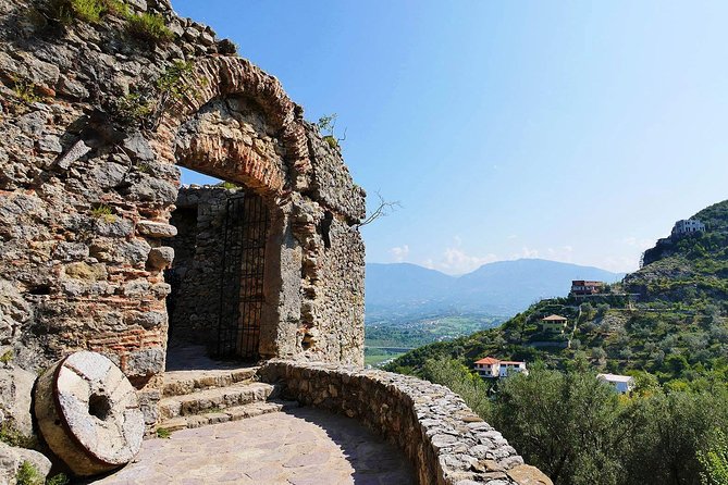 Petrele Castle Tour - Sum Up
