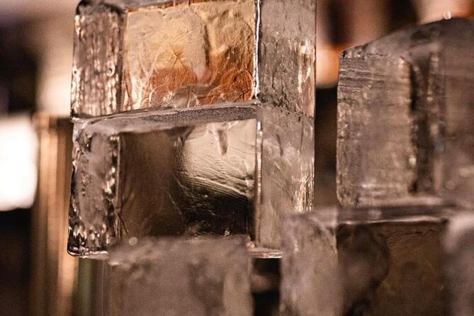 Private Groupe Explore Hidden Bars & Speakeasies in Paris - Private Group Experience