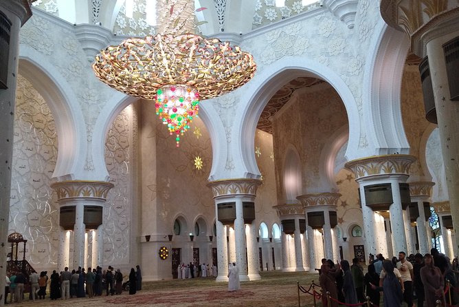 Private Tour : Louvre Museum Abu Dhabi & Sheikh Zayed Grand Mosque Visit - Visiting the Mosque
