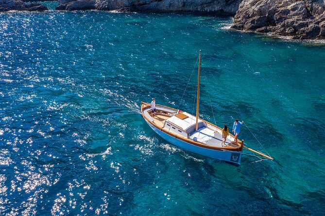 Private Tour of Sorrento and Capri by Gozzo Hybrid - About the Tour Operator