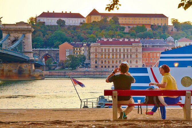 Private Walking Tour in Spanish of Budapest With Local Guide - History and Culture