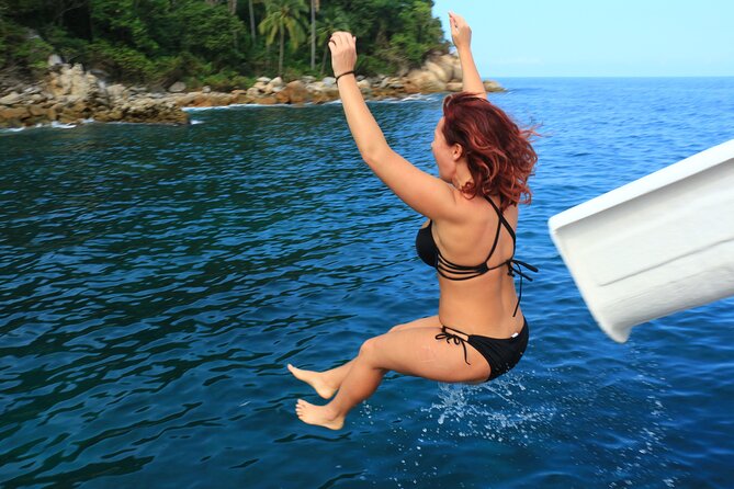 Private Yacht Charter Chicafun3 Waterslides All Inclusive - Commitment to Joyful Experiences
