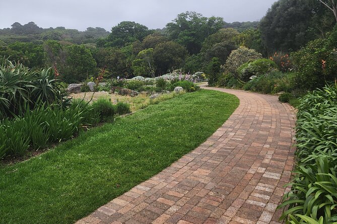 Robben Island,Table Mountain and Kirstenbosch Day Tour Small Grp - Frequently Asked Questions