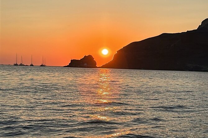 Santorini Private Cruise Sightseeing Tour With BBQ and Drinks - Customer Reviews