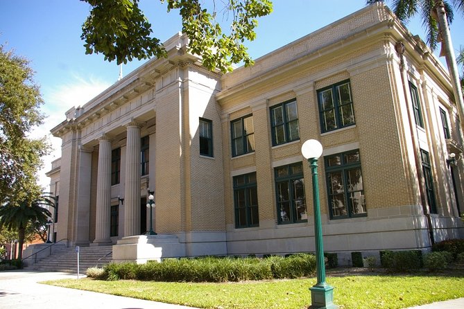 Self-Guided Fort Myers Scavenger Hunt: His Greatest Invention - Questions About Your Stay