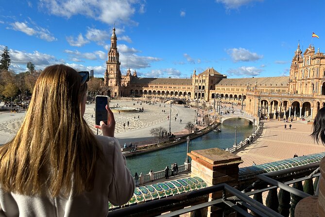 Self Guided The Malaga Syndicate City Escape Game - Navigating the City