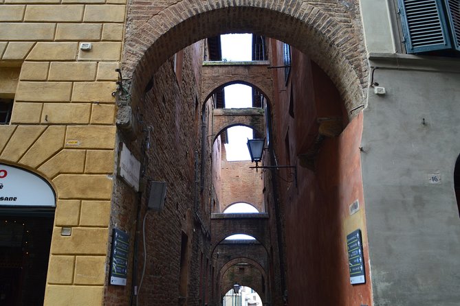 Siena Family Tour - Engaging With Sienas History