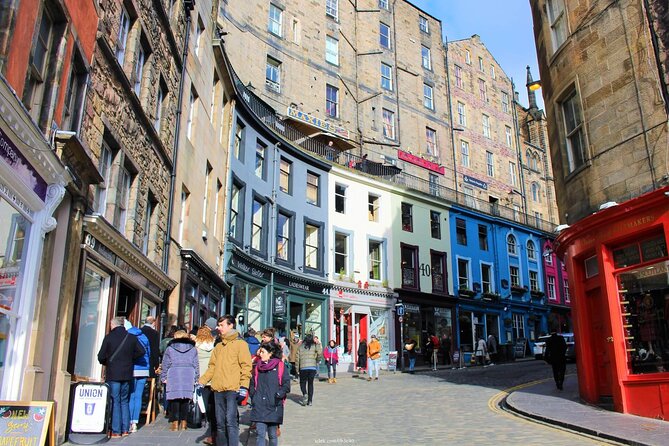The Best of Edinburgh: Private Walking Tour With Edinburgh Castle - Cultural and Historical Insights