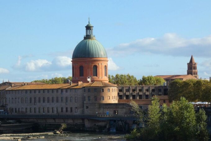 Toulouse: Self-Guided Audio Tour - Discover Local Traditions and Cuisine