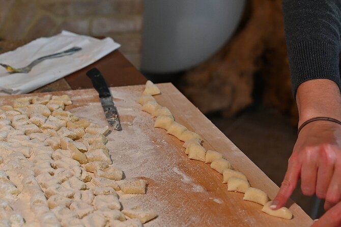 Umbrian Regional and Traditional Cooking Class With Lunch in Assisi - Pricing and Cancellation Policy