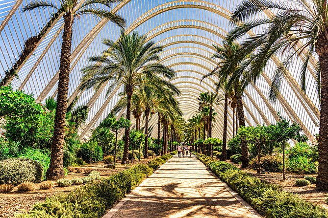 Valencia Scavenger Hunt and Highlights Self-Guided Tour - Getting to the Meeting Point