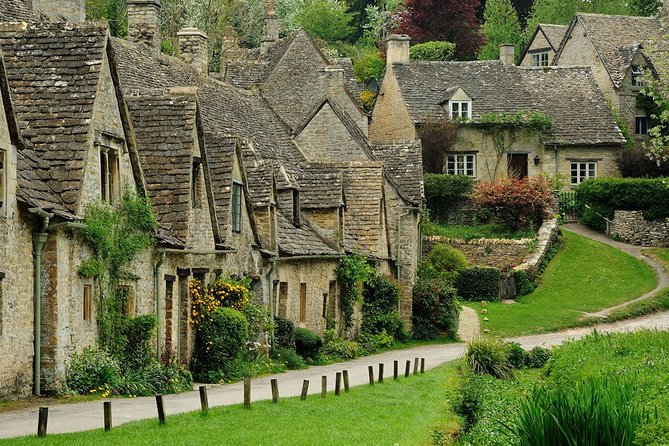 8-Hour Private Historical Tour of England in a Classic Car - Key Points