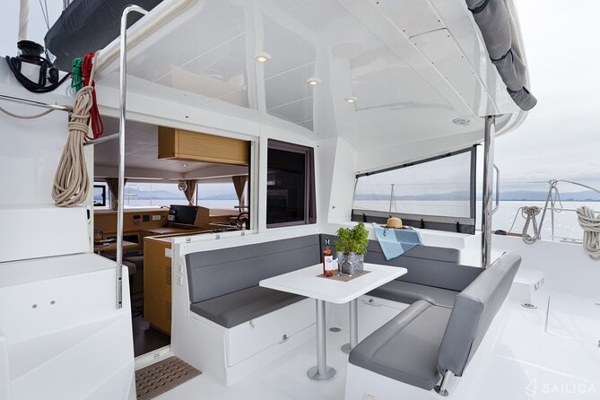 40 Ft Catamaran - Transportation and Accessibility