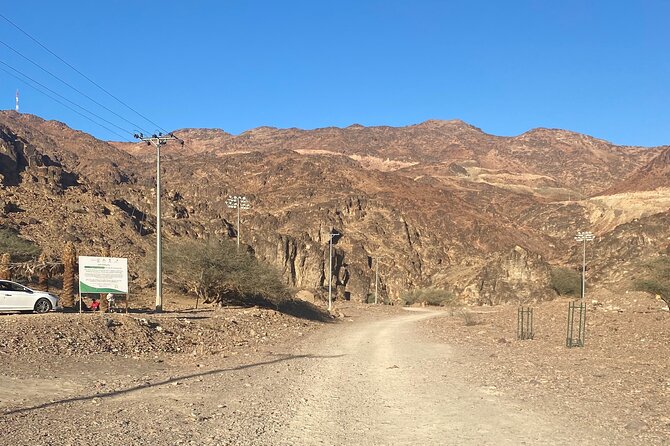 4WD Adventure in Uhud Mountain - Customized Tour Experience