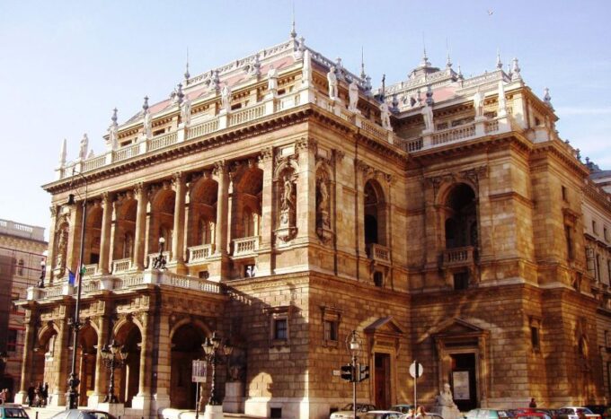 Budapest: Half-Day Highlights Small Group Private Tour - Frequently Asked Questions