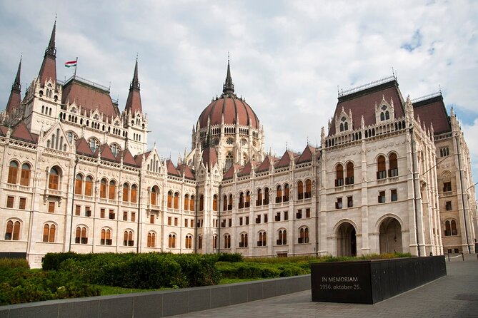 Comprehensive Sightseeing Tour - Transportation and Guided Exploration