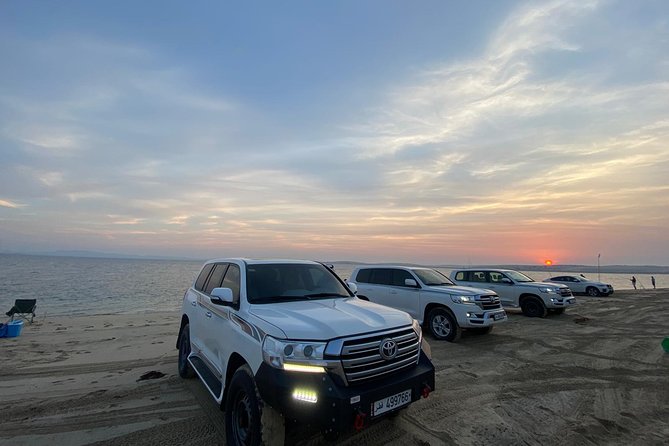 Desert Safari 7 Hours Tour With Dinner and Camp - Dining in a 5-star Camp