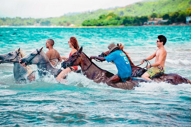Half Day Beach Horseback Riding in Ocho Rios + Lunch - Authentic Jamaican Lunch