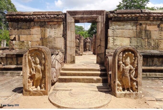 Kandy: Overnight Tour to Sigiriya & Transfer to Trincomalee - Important Information