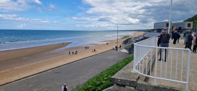 Normandy Landing Beaches: Private Day Tour From Le Havre - Pickup and Drop-off Locations