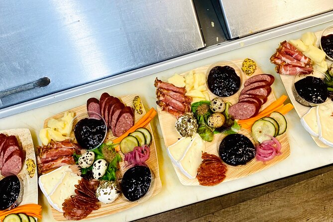 Okanagan Bee Tour and Lunch at Winery in Kelowna - Winery Lunch and Tastings