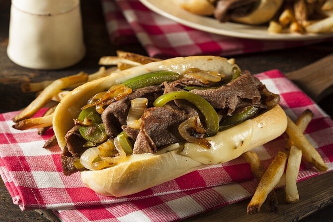 Philadelphia Small Group Night Tour W/Liberty Bell + Cheesesteak - Personalized Evening Exploration