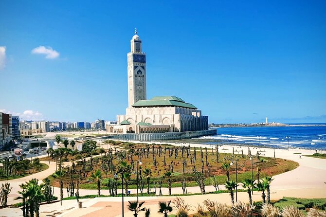 Private Guided Tour of Casablanca Including Mosque Entrance - Experiencing Moroccan Cuisine and Entertainment