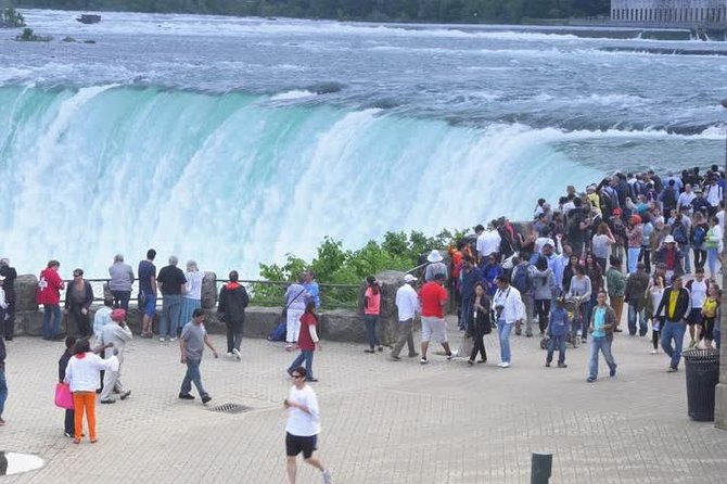 Tour to Niagara Falls With Cruise - Transportation and Group Size