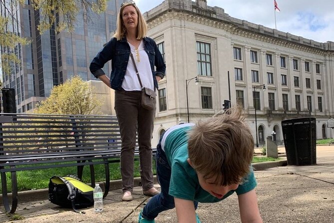 Adventurous Scavenger Hunt in Lincoln by 3Quest Challenge - About Your Stay
