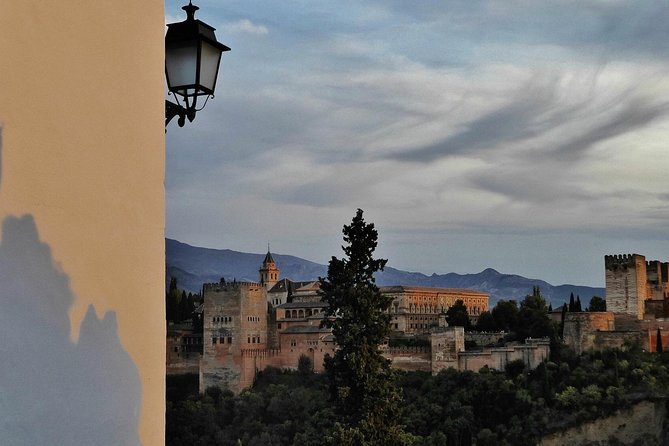 Albayzin and Sacromonte Private Tour at Sunset With Tapas - Good To Know