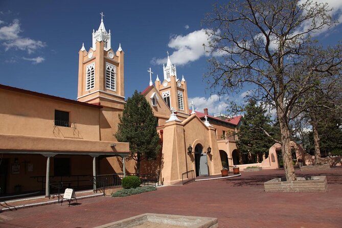 Albuquerque Old Town Art Tour With Wine & Museum Admission