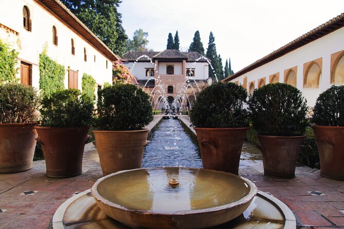 Alhambra Gardens Guided Tour (English Guide) - Meeting and Pickup Details