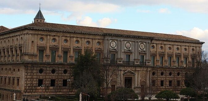 Alhambra Private Tour From Malaga: With Transport and Skip-The-Line-Tickets - Good To Know