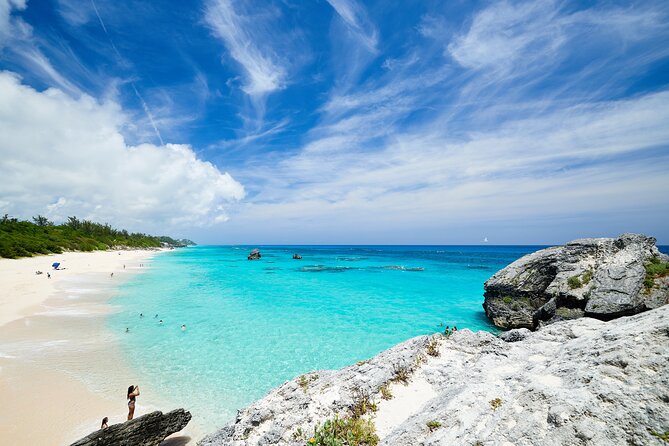 Bermuda Beach Bonfire With Dark and Stormy Cocktail Included - Key Points